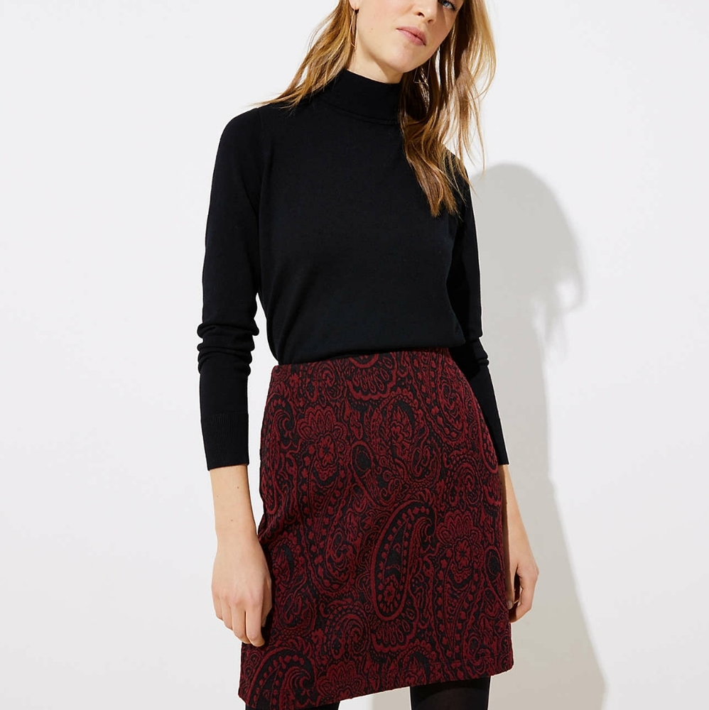 Ann Taylor LOFT Red & Black Textured Flair Skirt